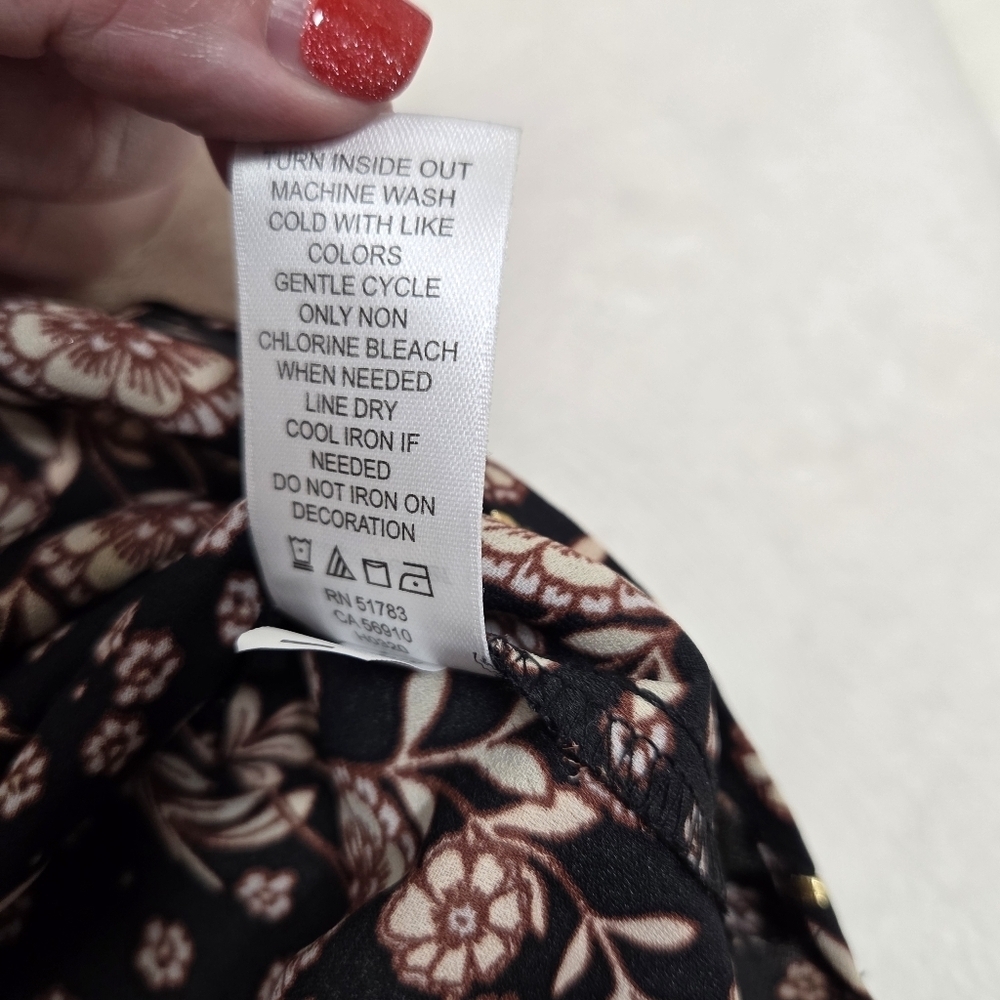 Maurices Floral Top Size Large Gold Fecks Roll Tab Sleeves Lightweight Womens - Picture 11 of 16